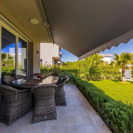Villa Coastal Bloom Garden & Bbq By Pikhost Draç